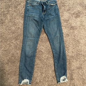 Women’s Abercrombie mid rise skinny jeans worn a few times.
